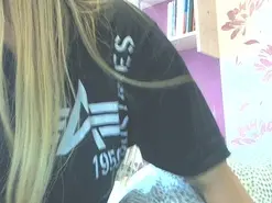 Amateur Watch Live Sex Cams of AmandaXXZ