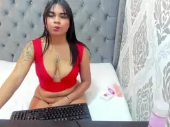 Amateur Adult Webcam of LauraHillx