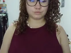 Amateur Adult Webcam of Curly_greeneyed