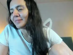 Amateur Live Sex Cam of EmilyBuu