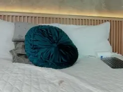 Amateur Best live sex cam show of Amira_Latif