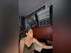 Amateur Sex Chat of Saralaw2222