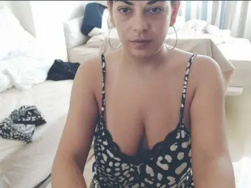 Bongacams Adult Webcam of GiuliaHotXXX1