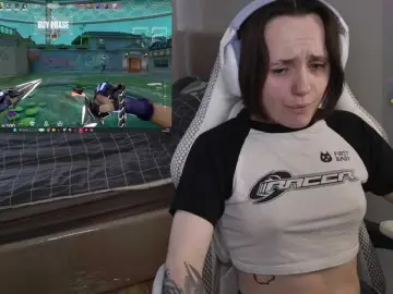 Bongacams Live Sex Cam of LunaL0ve