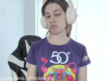 Bongacams Sex Cam of RevySadashiTrue