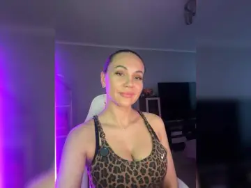 Bongacams Adult Webcam of QWEENII
