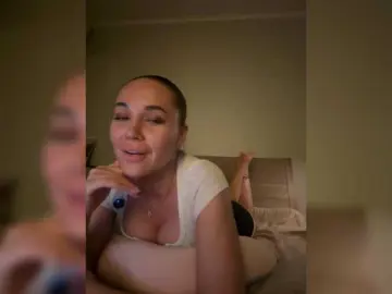 Bongacams Sex Chat of QWEENII
