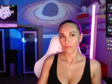Bongacams Adult Webcam of QWEENII