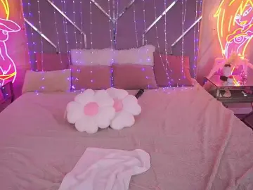 Bongacams Free Porn Cam of KiraCandyS