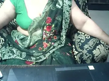 Bongacams Watch Live Sex Cams of Indianbhabhimilf40