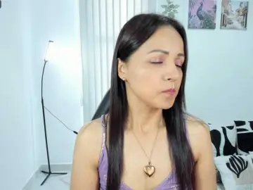 Bongacams Watch Live Sex Cams of Carlin1511