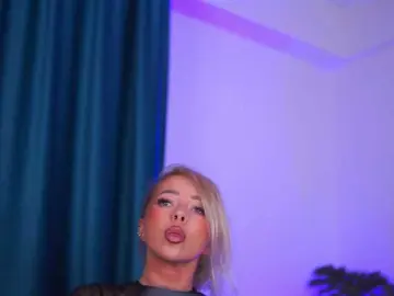 Bongacams Adult Webcam of DaenerysDrogo