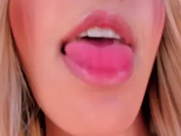 Bongacams Sex Cam of MelissaMoore