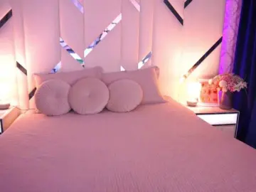 Bongacams Live Sex Cam of LoveeDove
