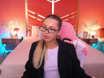 Bongacams Best Webcam of LoveeDove