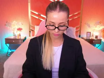 Bongacams Free Porn Cam of LoveeDove