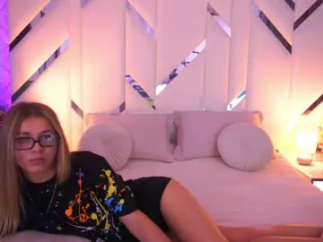 Bongacams Sex Chat of LoveeDove
