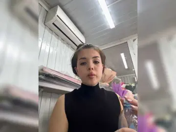 Bongacams Watch Live Sex Cams of Aloeeevera444