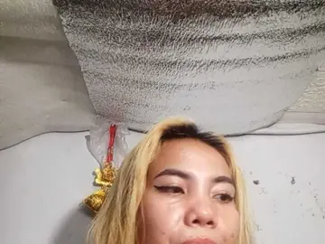 Bongacams Watch Live Sex Cams of Pempemliciouss