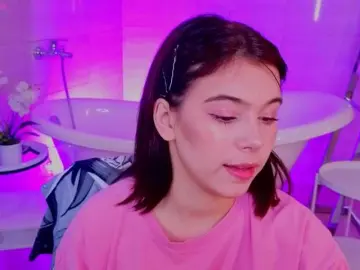 Bongacams Nude Webcam of CoralineJones