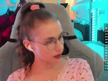 Bongacams Nude Webcam of -VikkiL0vesCheese-