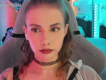 Bongacams Watch Live Sex Cams of -VikkiL0vesCheese-