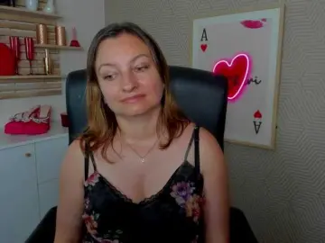 Bongacams Free Live Porn of angelaLove13