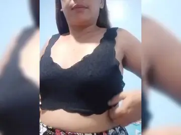 Bongacams Private Sex Chat of mamajhaxx01