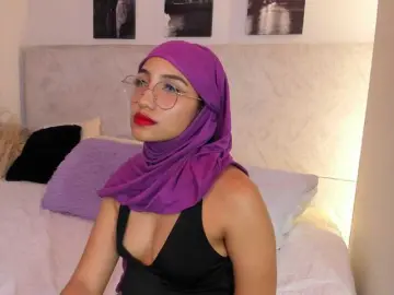 Bongacams Live Sex Cam of Naomii-