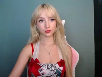Bongacams Free Porn Cam of LuciaGlow