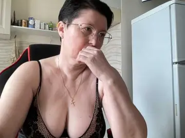 Bongacams Free Live Porn of HotMilfPussy
