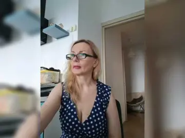 Bongacams Adult Video Chat of ShiningMILF