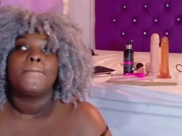 Bongacams Sex Cam of ebony-NeighborMoans