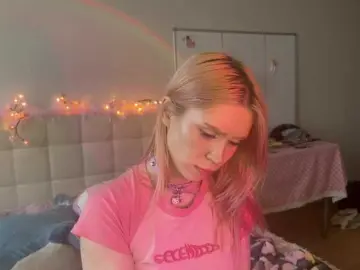 Bongacams Live Sex Cam of sexycute18