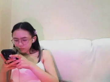 Bongacams Free Live Porn of MyrleHenggeler