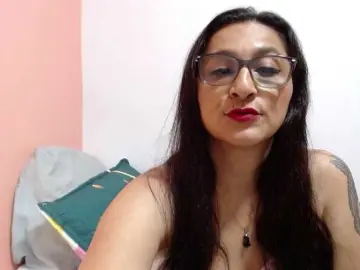 Bongacams Adult Webcam of KarinaSuarez1