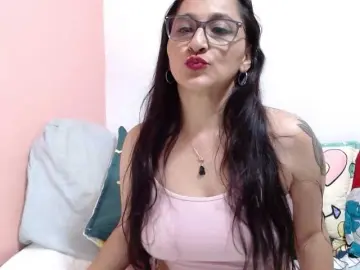 Bongacams Adult Video Chat of KarinaSuarez1