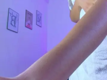 Bongacams Nude Webcam of skinnyprinces