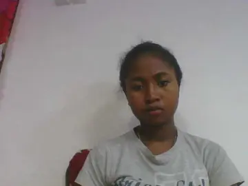 Bongacams Watch Live Sex Cams of Marinah1a