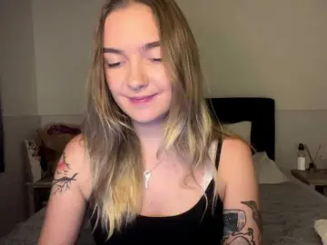 Bongacams Nude Webcam of RoxyHorny