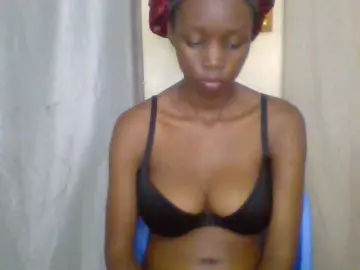 Bongacams Watch Live Sex Cams of Essyknight