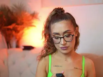 Bongacams Free Live Porn of AileenKiss
