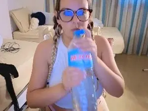 Cam4 Free Live Porn of Yoli_Morena
