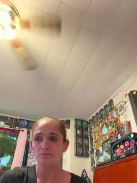 Cam4 Sex Cam of SaraLaw22