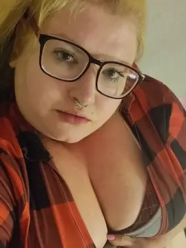 Cam4 Private Sex Chat of MarilynLuvsYuh