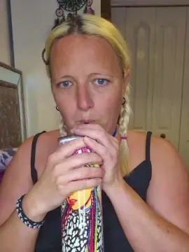 Cam4 Adult Video Chat of JuliaJamesXX69