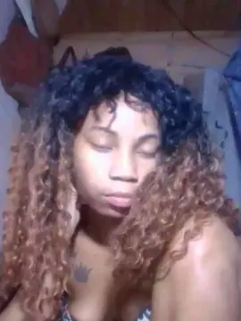 Cam4 Watch Live Sex Cams of Rowane1