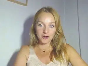 Cam4 Live Porn of wildALICIA