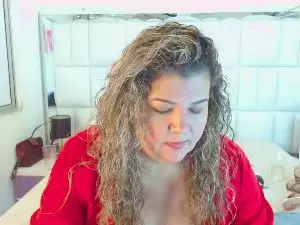 Cam4 Sex Cam of Adriana_Lowell