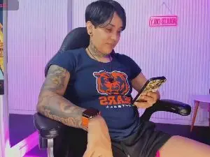 Cam4 Private Sex Chat of zhoestrong
